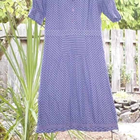 Retro Prairies Lightweight Cotton Blue Ogee Pintuck Day Dress - Picture 2 of 7